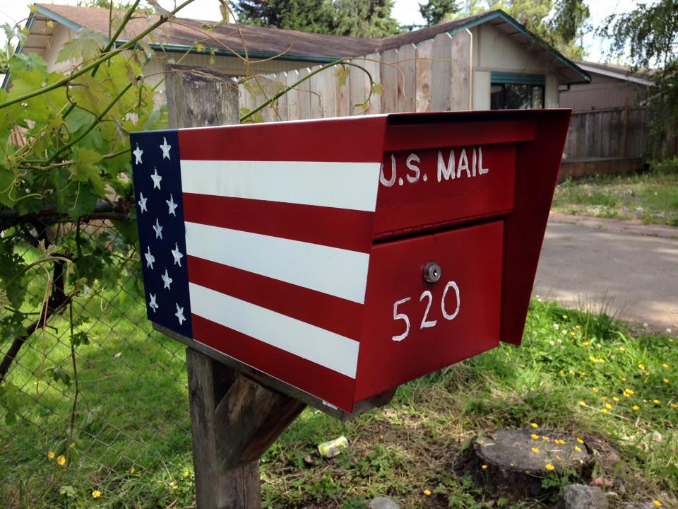 Patriotic Mail Manager - DIY Mailbox Art